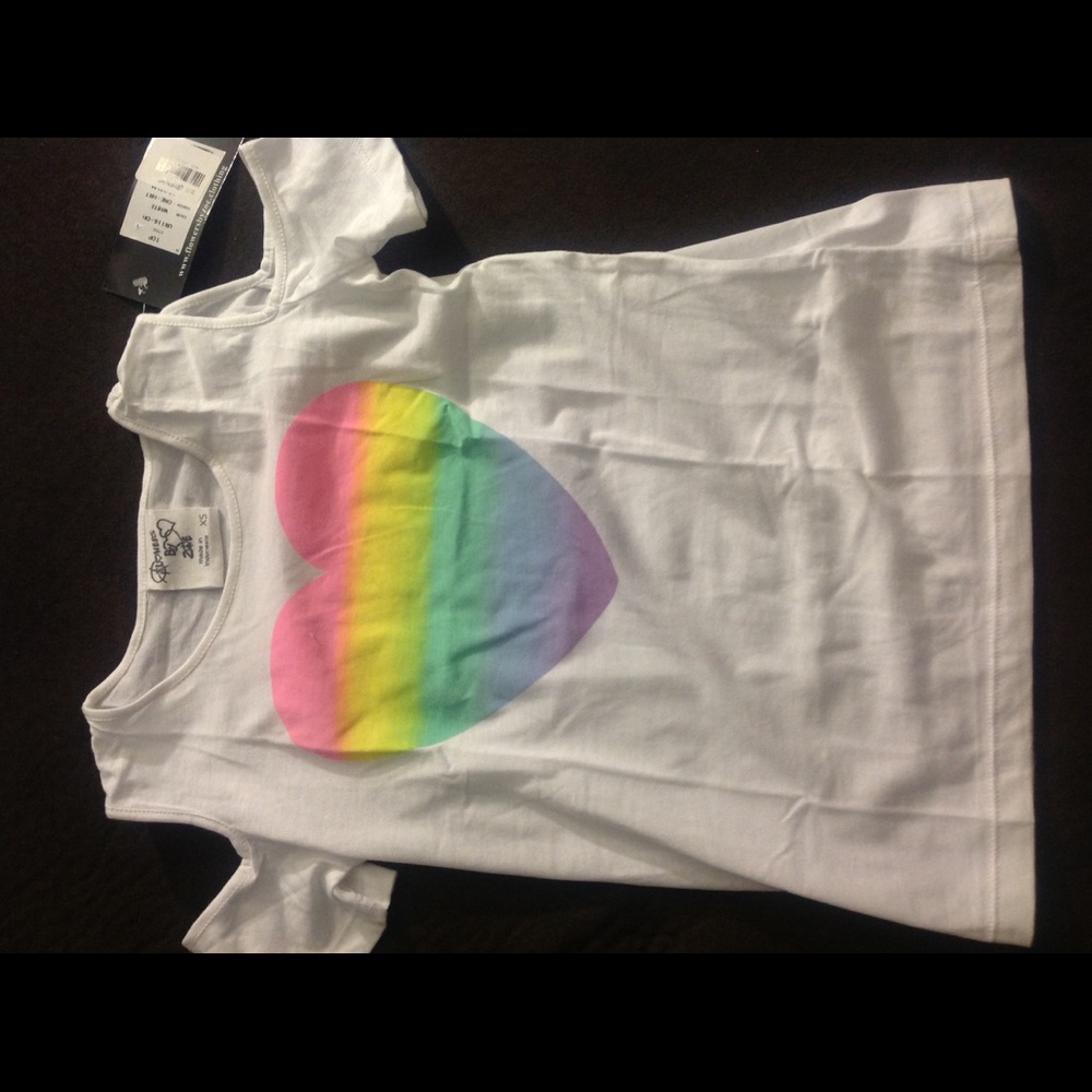 Heart Tee Flowers by Zoe